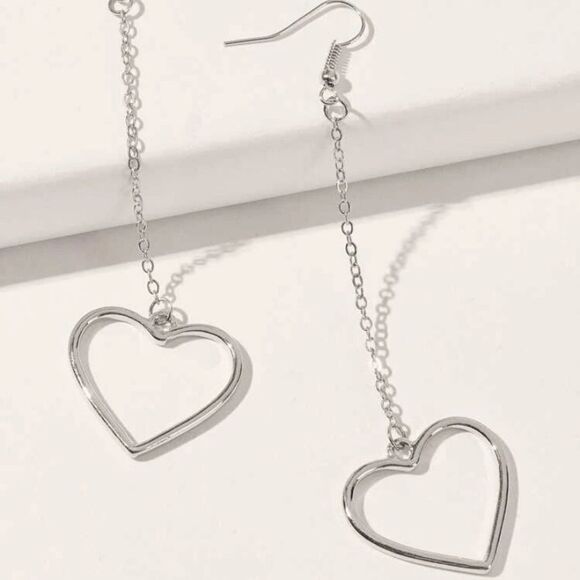 Jewelry - Pair of dangle heart earrings, long, tassel, silver, cute, thread